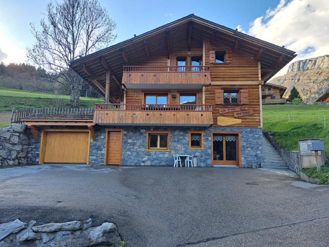 Cosy Face Aux Aravis Apartment *